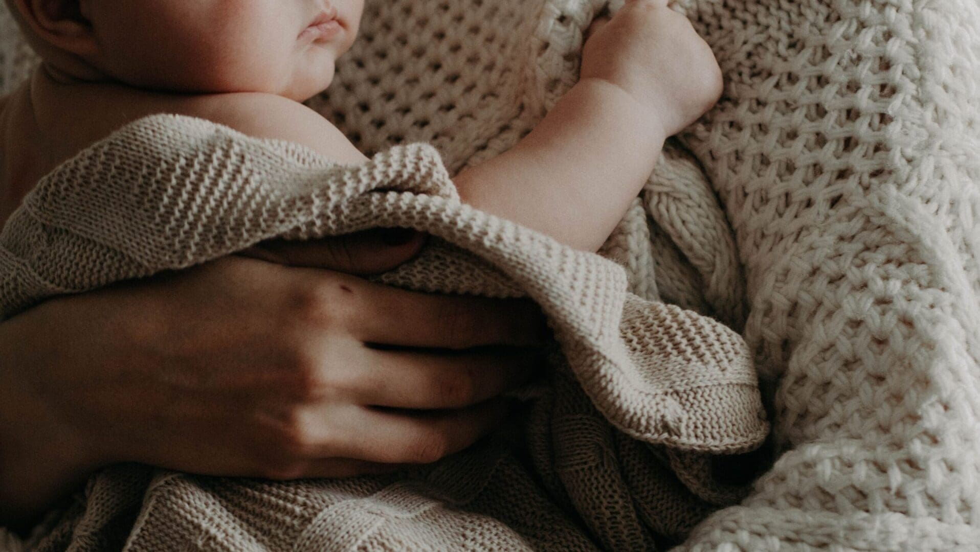 Midwife Vs  Maternity Nurse – What’s the difference?
